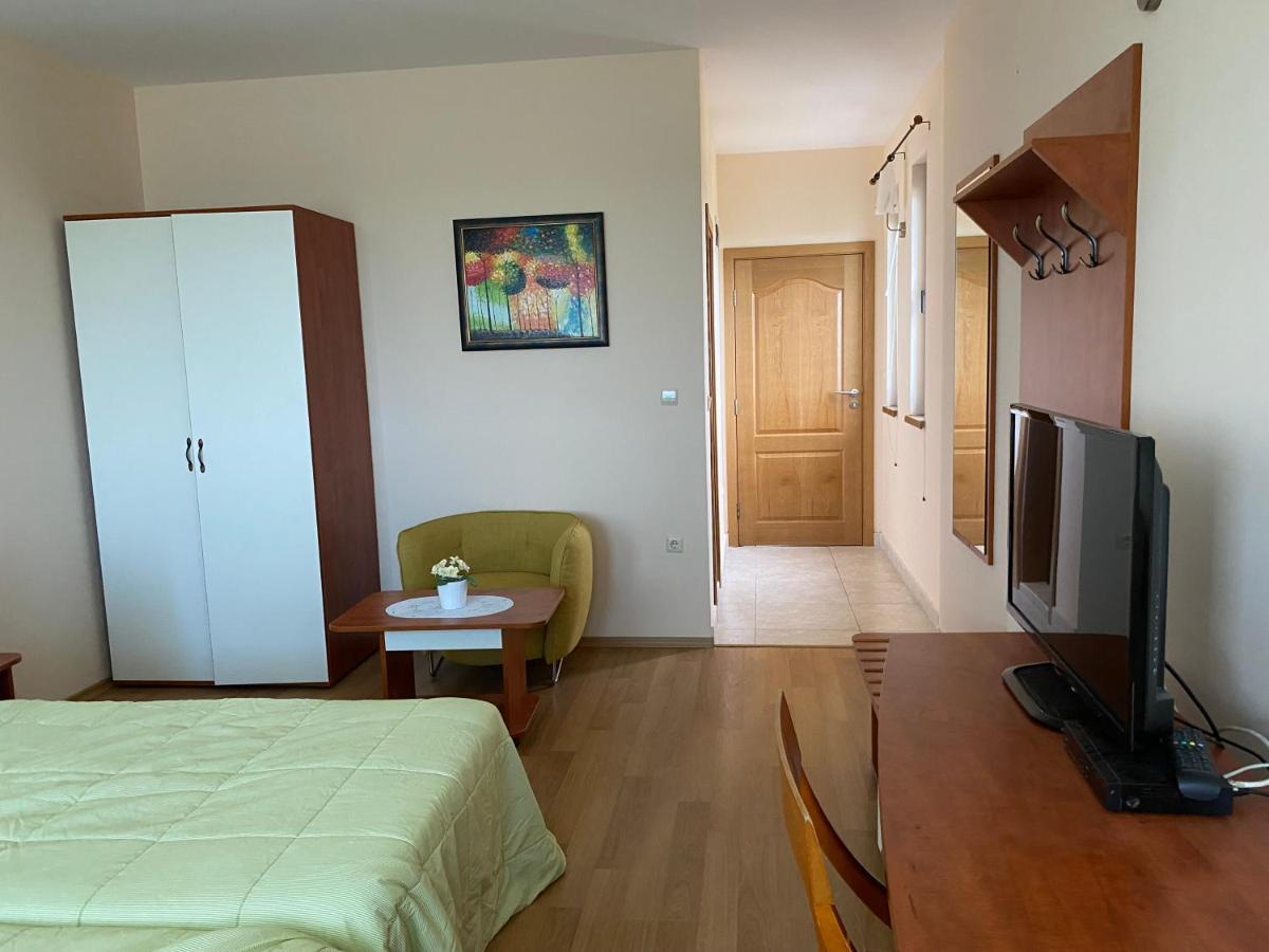 Guest House Golden Flake 4Km From Bolata Beach Bŭlgarevo Exteriör bild