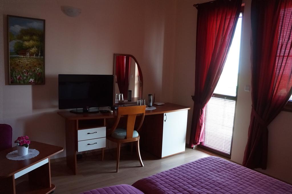 Guest House Golden Flake 4Km From Bolata Beach Bŭlgarevo Rum bild