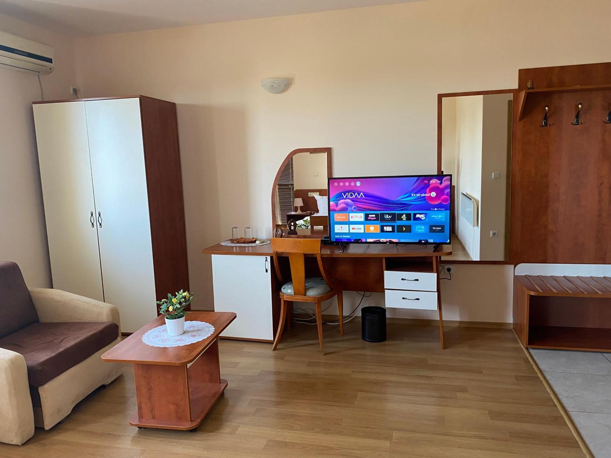 Guest House Golden Flake 4Km From Bolata Beach Bŭlgarevo Exteriör bild