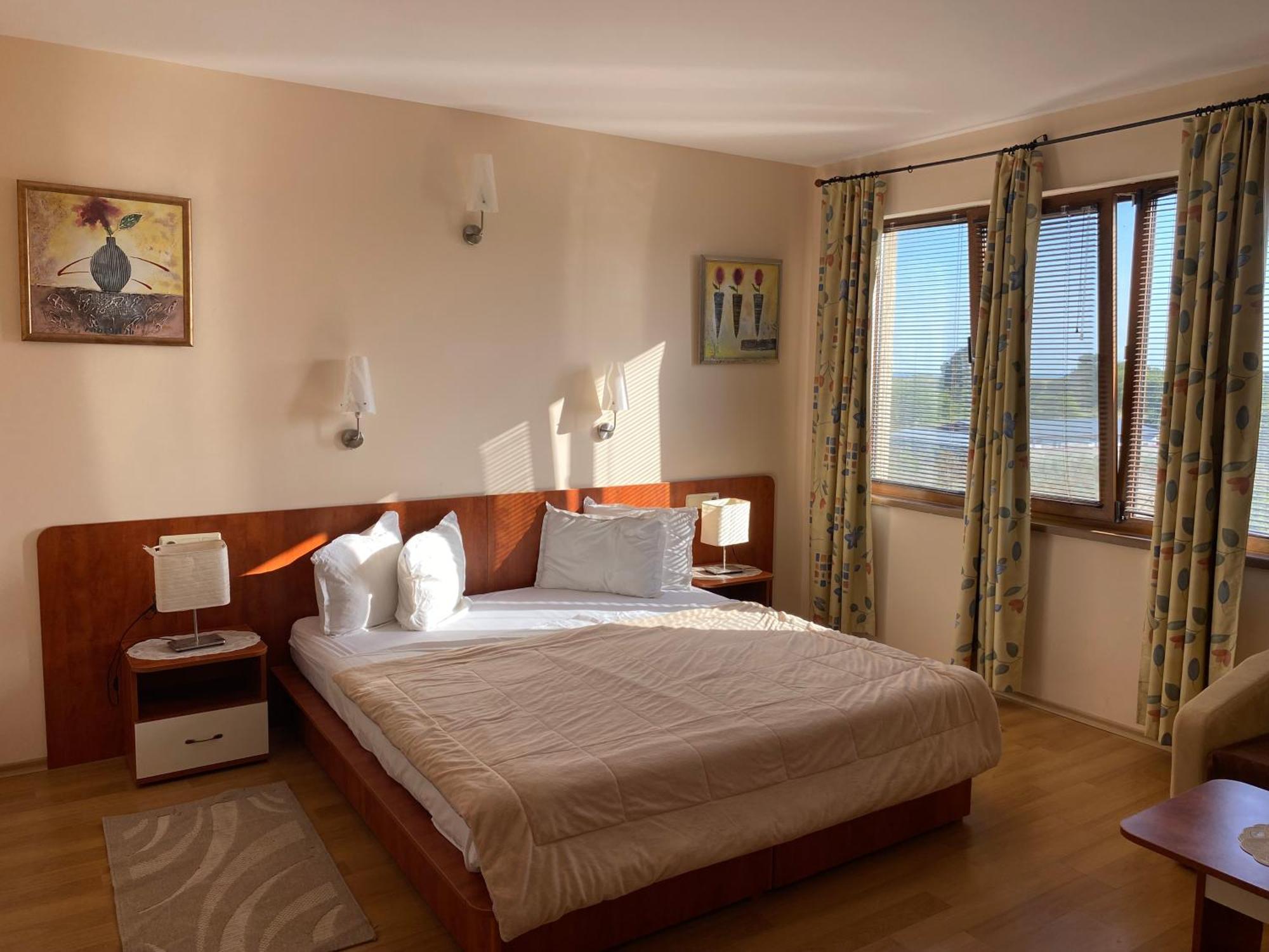 Guest House Golden Flake 4Km From Bolata Beach Bŭlgarevo Exteriör bild