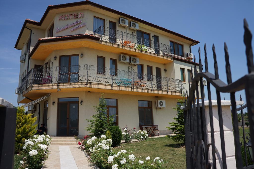 Guest House Golden Flake 4Km From Bolata Beach Bŭlgarevo Exteriör bild