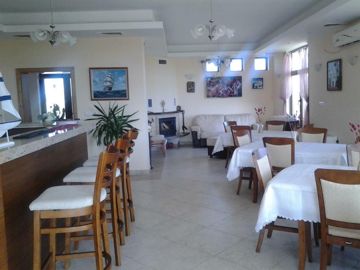 Guest House Golden Flake 4Km From Bolata Beach Bŭlgarevo Exteriör bild
